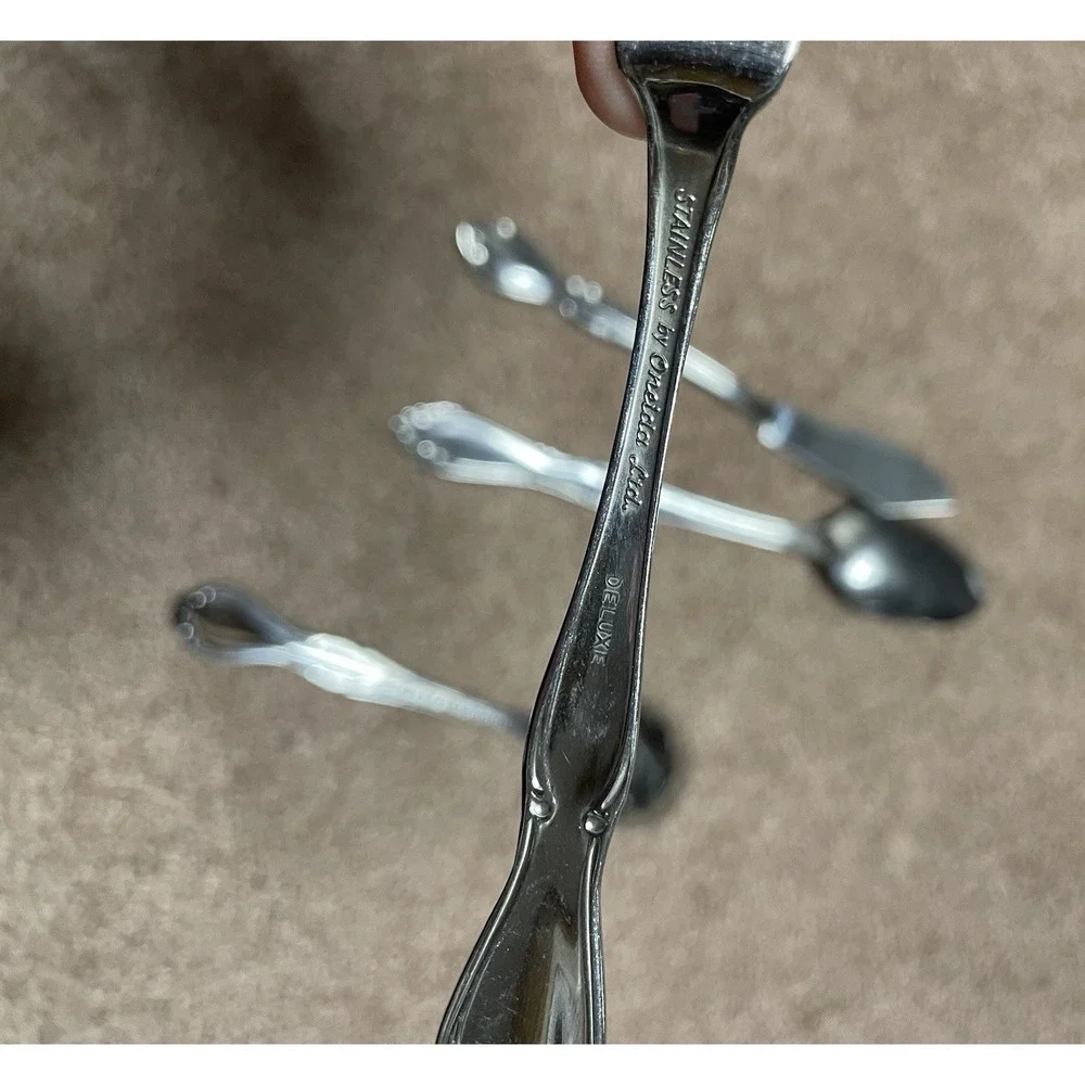 Vintage 4 Piece Leonard Silver Spreader Oneida‎ Ltd Deluxe 2 Spreader 2 Spoons